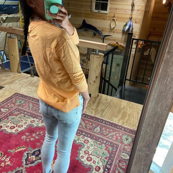 Small orange V neck light sweater - Picture 2 of 6